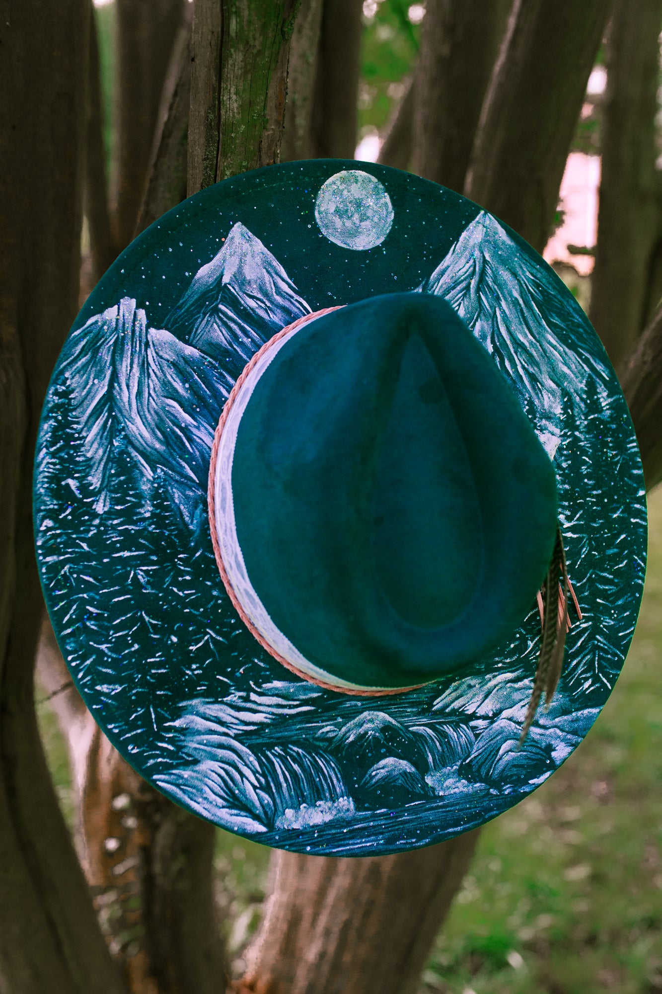 Fresh Snow -- Wide Brim Vegan Suede Hat